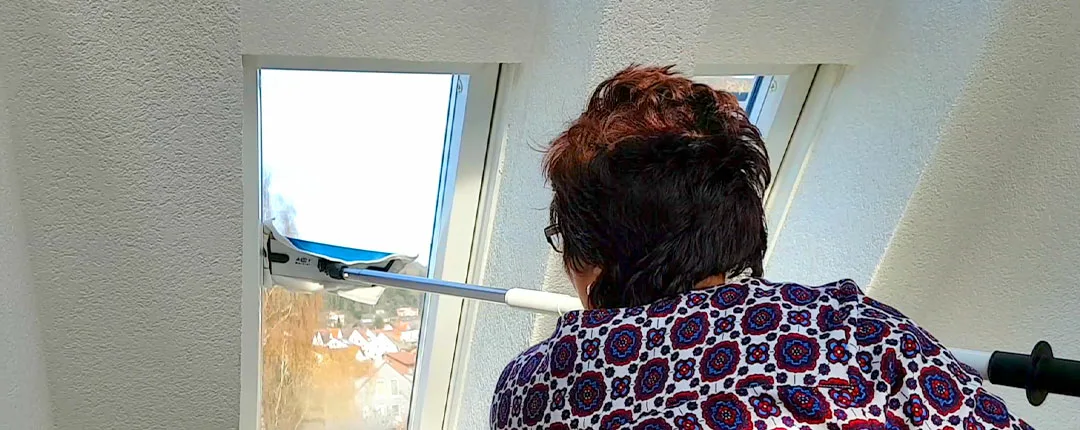Schwer zugängliche Fenster putzen